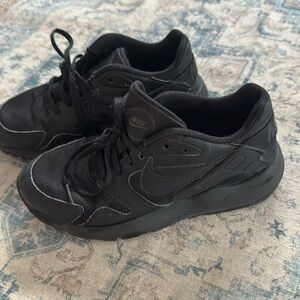 Nike kids Black Sneakers athletic shoes school uniform - 4.5 big kid youth